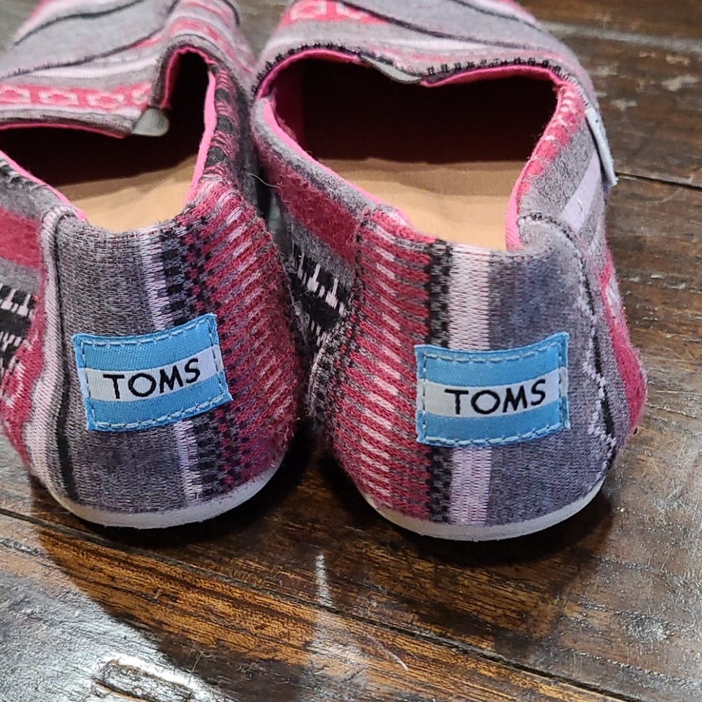 GUC Tom's Pink/Gray Slip-on Shoes 7.5 - Picture 4 of 8
